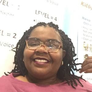 Meet your Posher, Carmaine